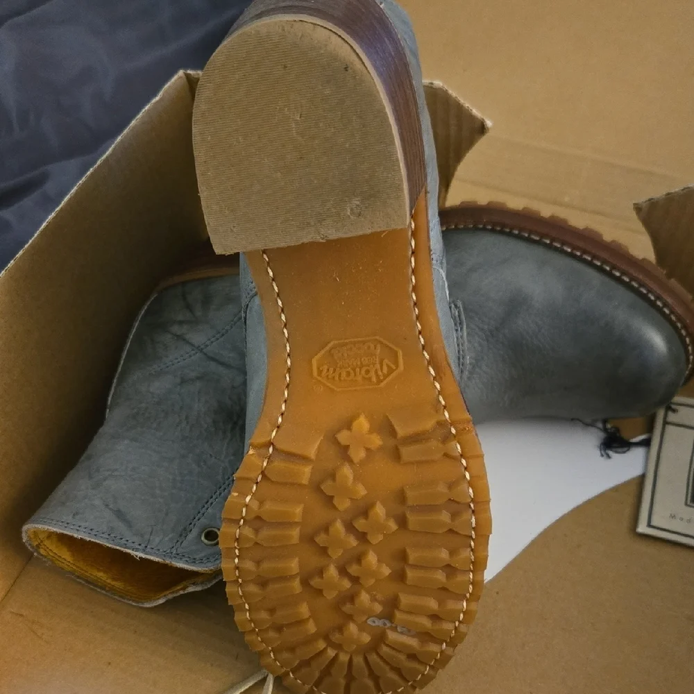 Frye Women's Lace Up Gray Leather Boots - Picture 2 of 4